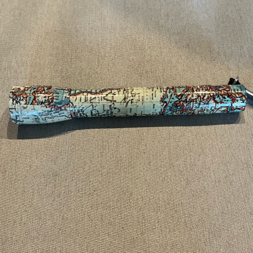 Map-themed flash light